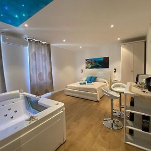 Camera con letto king size